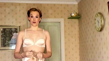 Cumshot amateur MILF suck and jerks dude in the bedroom