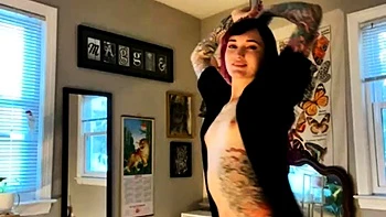 Small titted teen sucks upside down