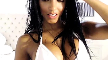 PUSSY BABE BRUNETTE masturbating