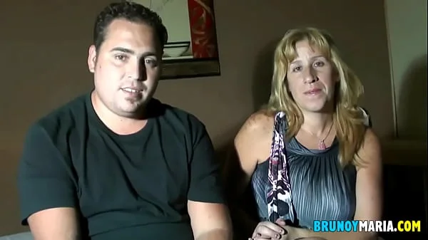 MILF de Lujo de Enormes TETAS Follando con su MARIDO buscan CORNEADORES