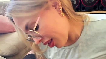 KIRA BLONDE  una cuñada con muchas ganas de leche