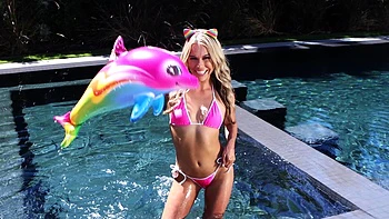 Zac Wild and Summer Vixen enjoy passionate anal sex by the pool