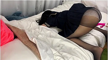 地雷彼女のコスフレタイツを破ってお仕置き中出しｓｅｘ