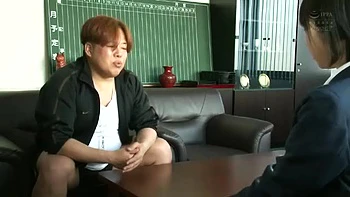 07392,A woman who screams in agony