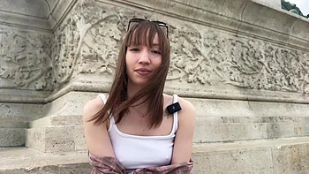 Chloe can't resist for long - Jacquie et Michel TV