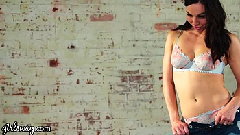 GIRLSWAY Hot Model Lets Photographer Sit on Her Face