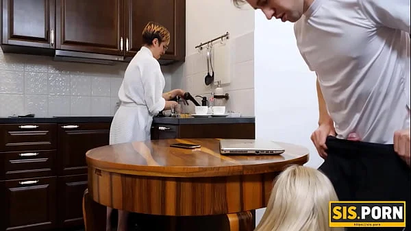 SISPORN. Horny guy stretches cute stepsister behind stepmothers back