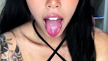 Japanese teen hikaru momose toys pussy solo