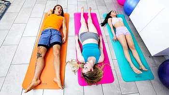 Hard fuck in the cowgirl pose with awesome Sydney Paige and Mia River