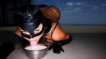 Curvy angel with big boobs Franceska Jaimes jumps on a big dick