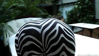 Exotic chick Maricella shows off her gorgeous round bottom