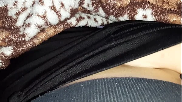 While the masseuse was giving me a massage on my feet, I masturbated and finished - Lesbian Illusion Girls