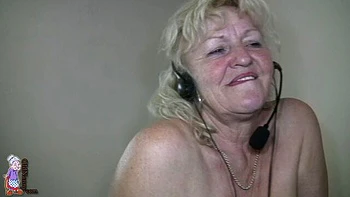 Dancing busty mature Bohunka demonstrates her nice natural tits