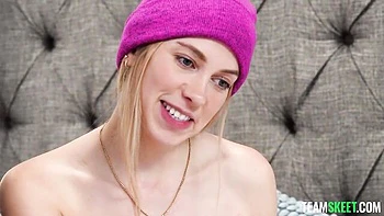 Khloe Kapri and Penelope Reed are enjoying FFM fuck so much