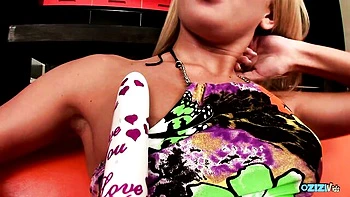 Zizi Vids - ass stretching action