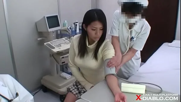 黒髪美人女子大生の坂口さんは脱がなくてもわかる巨乳っぷり・・・実録・産婦人科盗撮　問診シーン②　File22