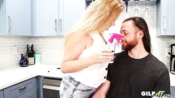 Micky Lynn and Cali Deep's hair dresser sex by GilfAF