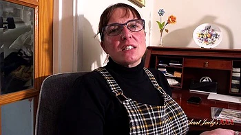 Sexual side piece at mature milf pov scene