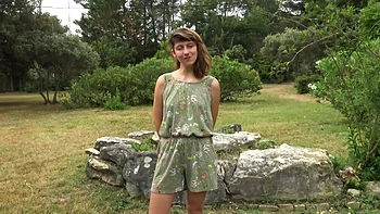 Sophia, 29 years old, sales assistant in Rouen! - Jacquie et Michel TV