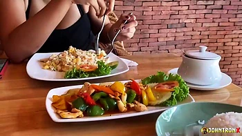 Noodee: Beach Lunch - Videos - JohntronX