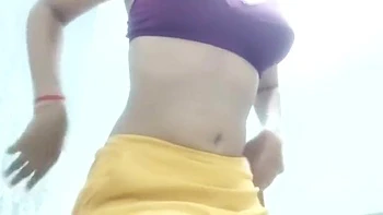 Indian Desi Girl Hot Sexi Video , Desi Girl Ne Apni Chuchi Bathroom Me Dikhai