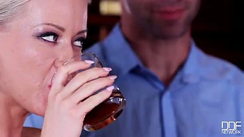 Vicktoria and Bianca making nice teamwork on cock: Blowjob, Handjob  Cumshot Porn