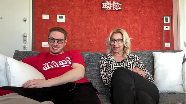 ISIDE72 ITALIANA SIGNORA SPOSATA SUCCHIA IL CAZZO DI MAX FELICITAS E SI FA SCOPARE A PECORA PRENDENDO TUTTA LA SBORRA