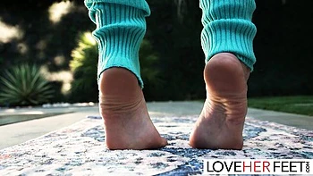 Insatiable Aderes Quin - feet xxx - Love Her Feet