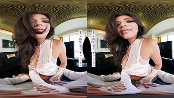 Sweet sugar babe Scarlett Alexis gets to treat you like a king