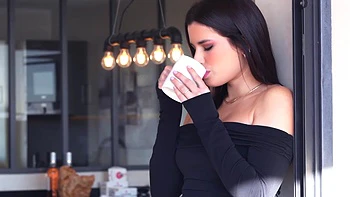 Vittoria is trying out a different register! - Jacquie et Michel TV