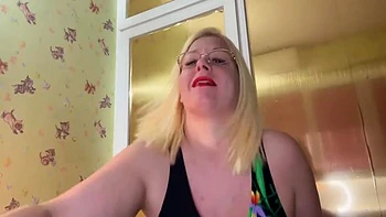 Stepmom Training Her Friends Stepdaughter For Pussy Licking