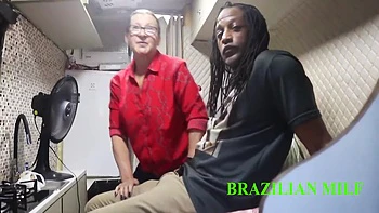 O Negao Do Cacete Imenso Meteu No Cu Da Vovo Safada No Motor Home (video Completo No Red/sheer)