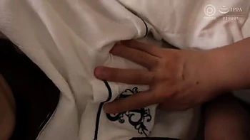 スレンダー美女がエッチな誘惑で迫り積極的なフェラの甘い痴女プレイ