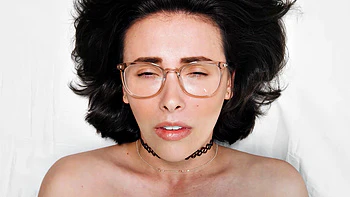 ADULT TIME - Desperate Masseuse Gizelle Blanco Gives Realtor A Taste Of Nuru Deal