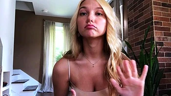 Amateur blonde babe masturbates on cam