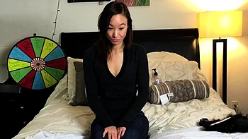 Amateur Big Titted Brunette Get Fucked On The Couch