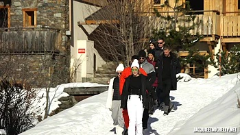 Julia fulfills her fantasy thanks to Cataleya! - Jacquie et Michel TV