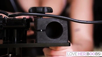 Randy Nika Venom and Victor Ray - blowjob movie - Love Her Boobs