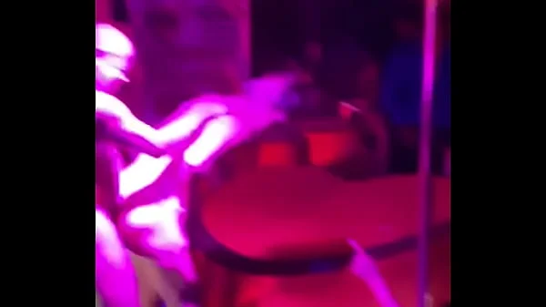 negão da bengala mentendo na boate