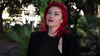 Marie and Queen take care of a handsome stallion in a very hot threesome! - Jacquie et Michel TV