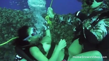 Mickaela And Lars Do Underwater Hardcore - Mickaela And Lars Do Underwater Hardcore