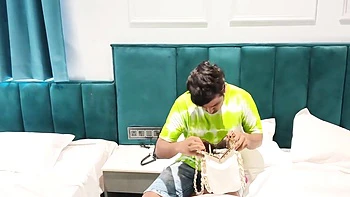 Apni Malkin Ke Ghar Hi Ghr Me Chori Krte Krte Malkin Ko Kutta Bnake Choda