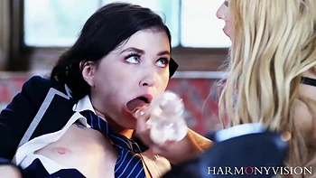 Trio Lesbian Students 18+ Screwing Their Twats