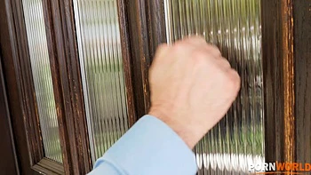 Famed American dick sucker Jynx Maze deepthroats while getting pussy fucked GP1421