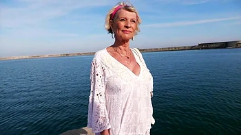 The naughty encounter of Venus, 27, with the seductive Grey… - Jacquie et Michel TV