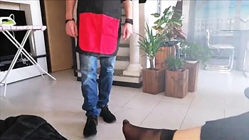 Yvonne Makes Him Cum After Gym With Her Sweaty Feet Handjob