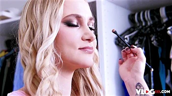 Cute Charlie and Ivi's slender dirt