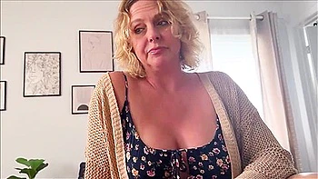 Alex Adamss Stepmom Smut By Stepmom Comes First