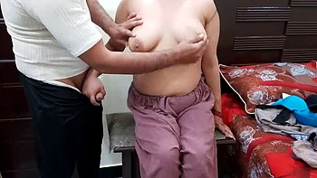 Desi Indian Bhabhi strips naked for bra seller - homemade Hindi sex with QueenbeautyQB