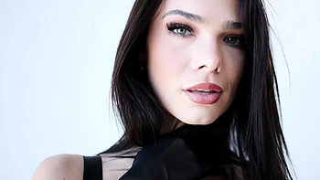 Slutty Babe Ivy Ireland Teases And Pleasures Horny Cock